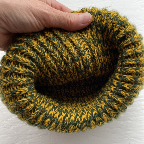 Green Bay Packers winter hat ‘47 ladies - Picture 3 of 6